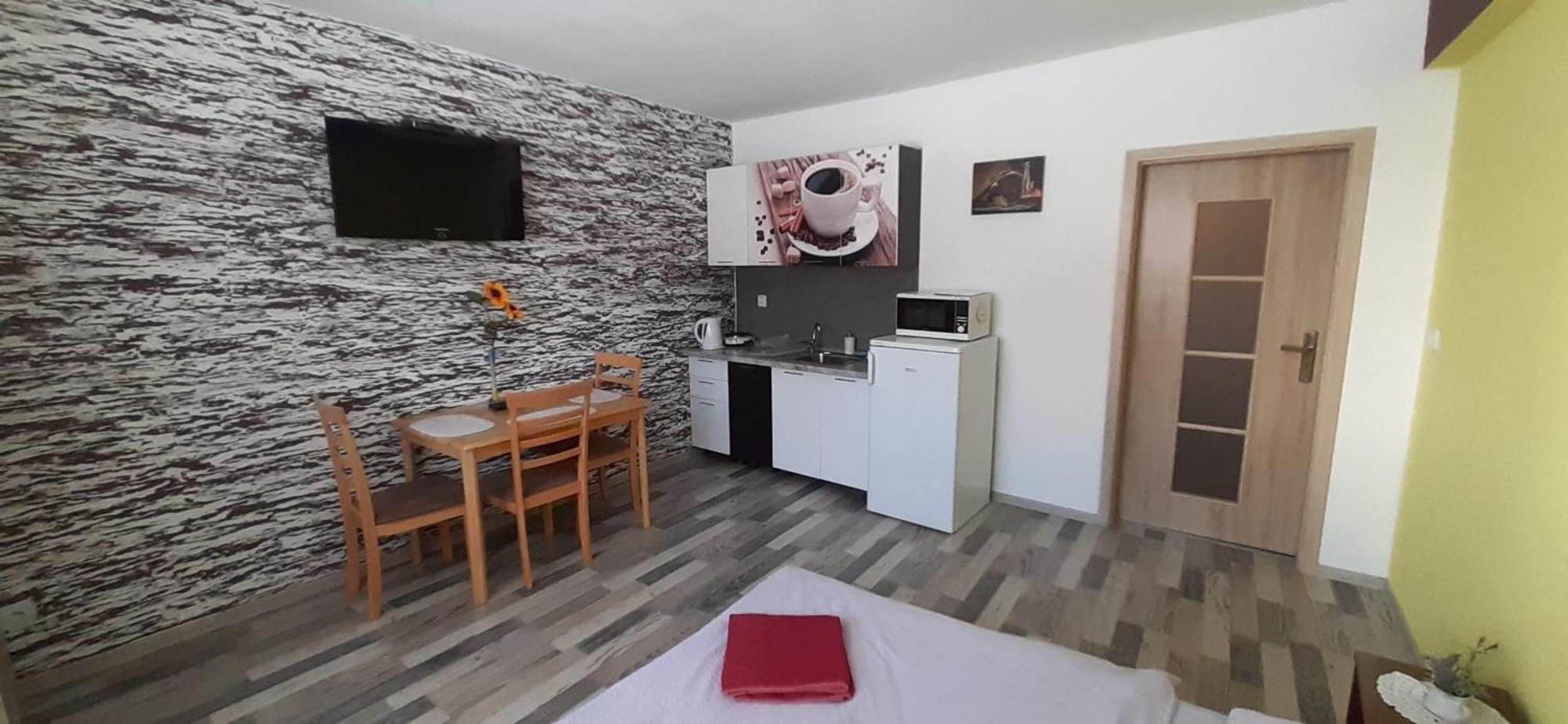 Privat Bene Apartment Vysne Ruzbachy Ruang foto